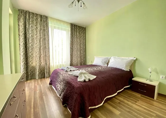 Апартаменты Paradise Deluxe *