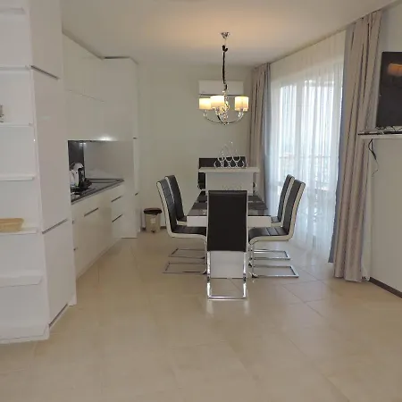 Paradise Deluxe Apartment