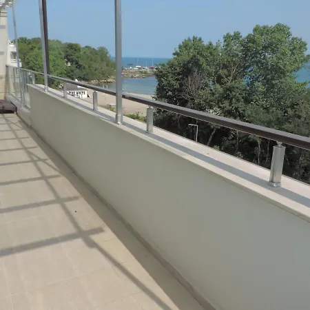 Paradise Deluxe Apartment Primorsko