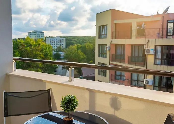 Paradise Deluxe פרימורסקו