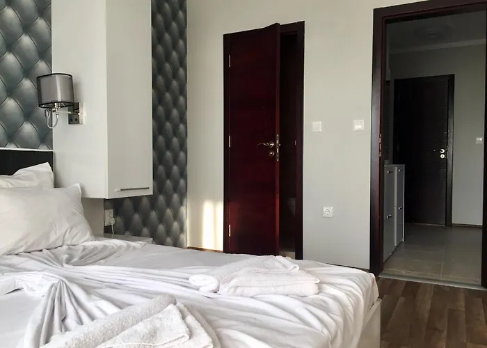 Paradise Deluxe פרימורסקו